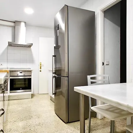 Апартаменты Deluxe Puerta De Almodovar *