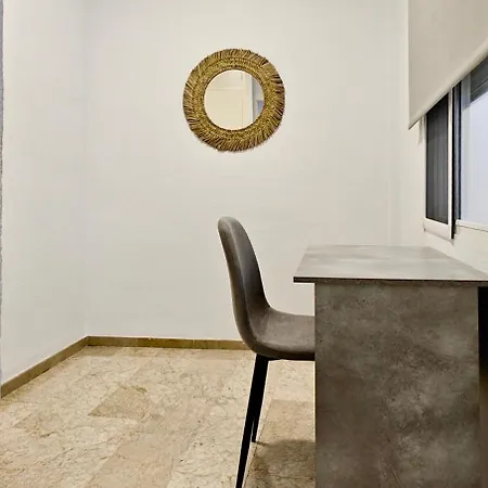 Апартаменты Deluxe Puerta De Almodovar *